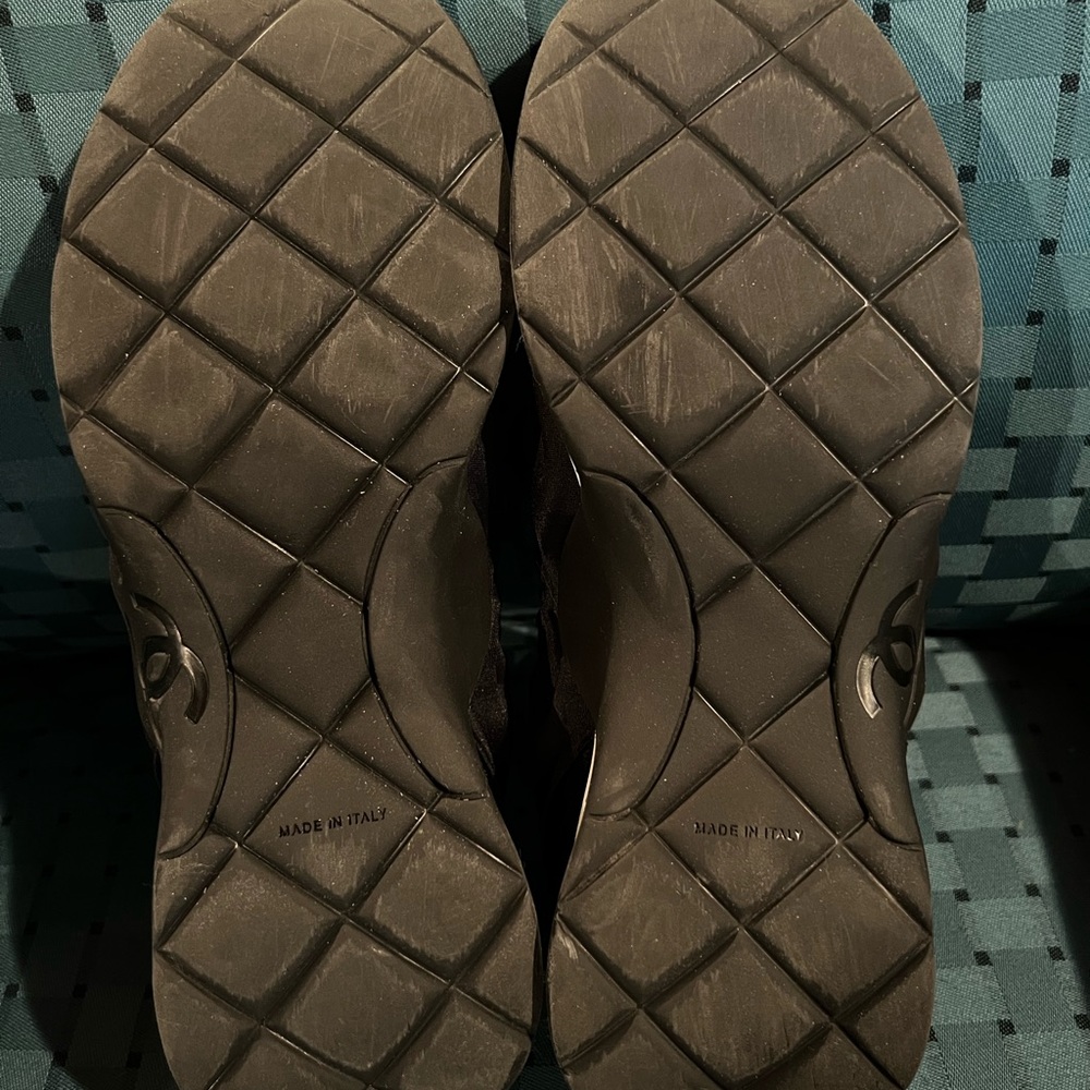 Chanel black huarache style slip on sneakers with multiple CC logos. Sz. 40 - Picture 7 of 11